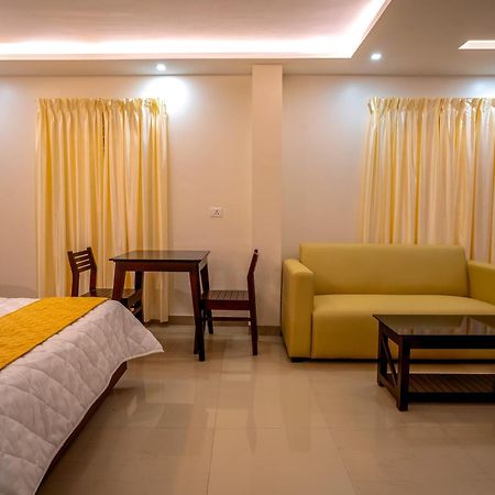 Metro Residency Hotel Tirur Екстериор снимка