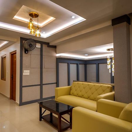 Metro Residency Hotel Tirur Екстериор снимка