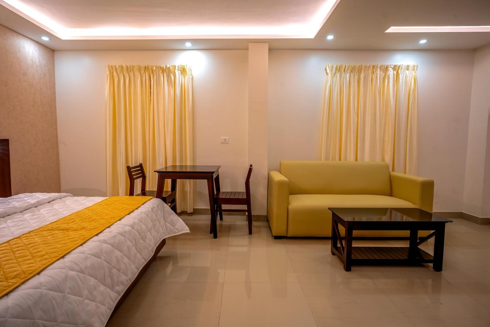 Metro Residency Hotel Tirur Екстериор снимка