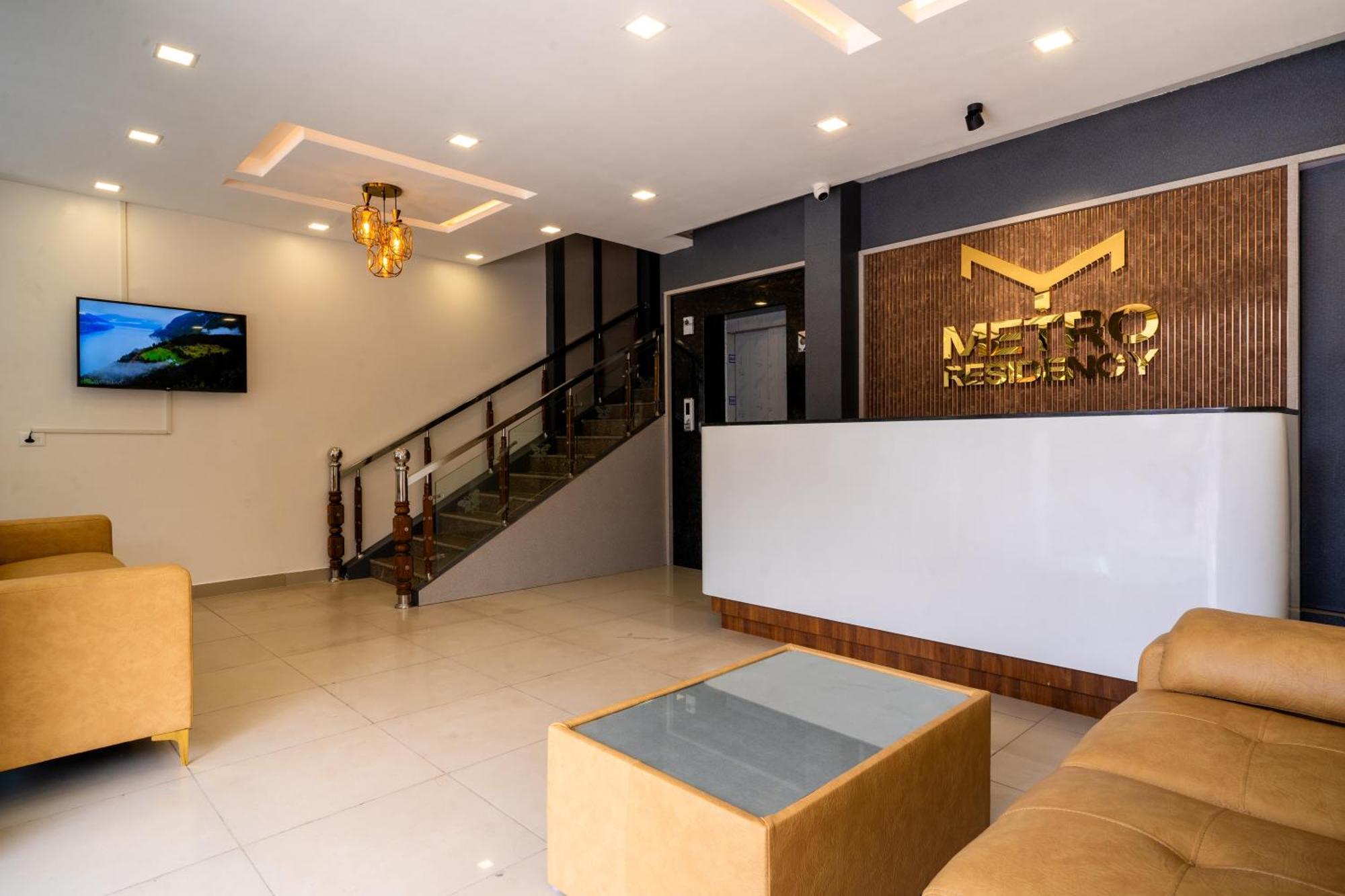 Metro Residency Hotel Tirur Екстериор снимка